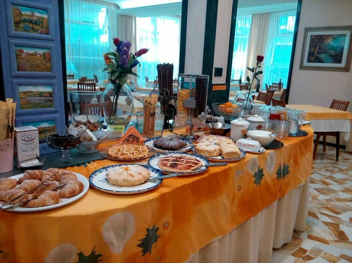 Hotel Lazzarini Bellaria-Igea Marina Quarto foto